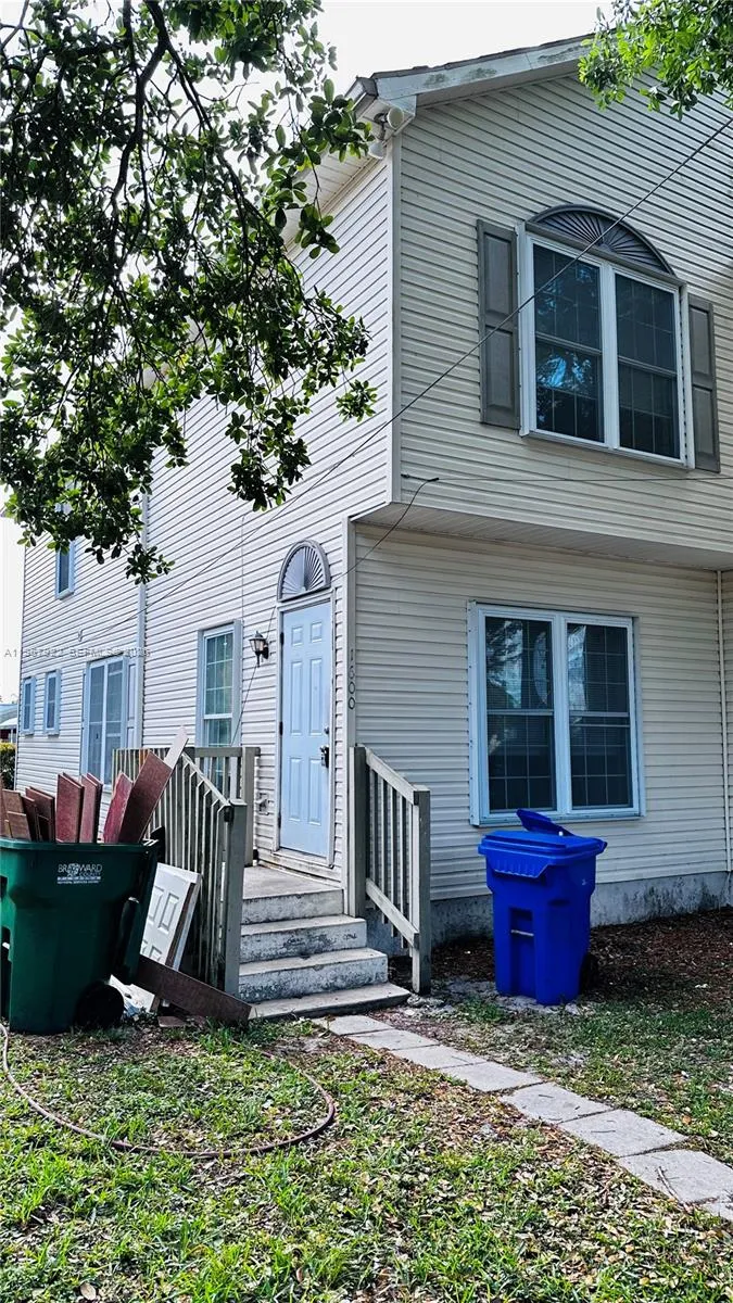 1600 Sw 44th Ave, Fort Lauderdale, Florida 33317, Fort Lauderdale, Florida 33317, ,Residential Income,For Sale,1600 Sw 44th Ave, Fort Lauderdale, Florida 33317,A11967922