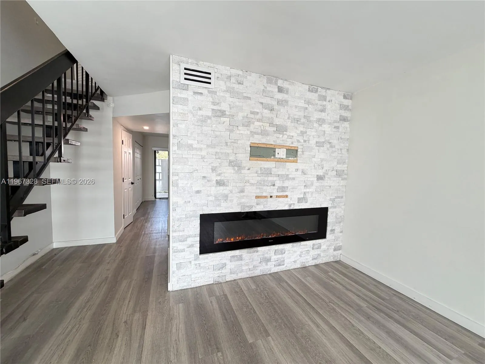 1711 W 58th St B-30, Hialeah, Florida 33012, Hialeah, Florida 33012, 2 Bedrooms Bedrooms, ,1 BathroomBathrooms,Residential Lease,For Rent,1711 W 58th St B-30, Hialeah, Florida 33012,A11967328