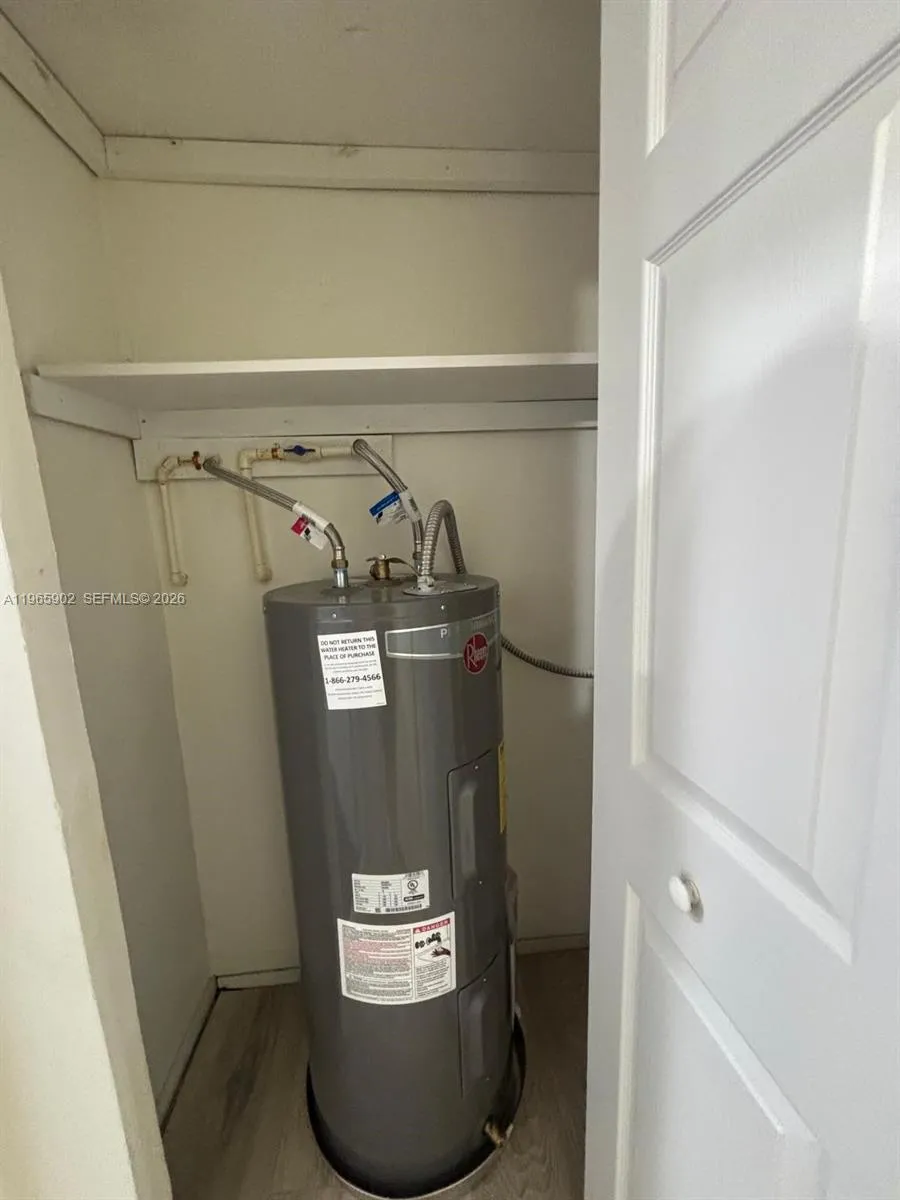 200 Nw 13th St 5, Miami, Florida 33136, Miami, Florida 33136, 1 Bedroom Bedrooms, ,1 BathroomBathrooms,Residential Lease,For Rent,200 Nw 13th St 5, Miami, Florida 33136,A11965902