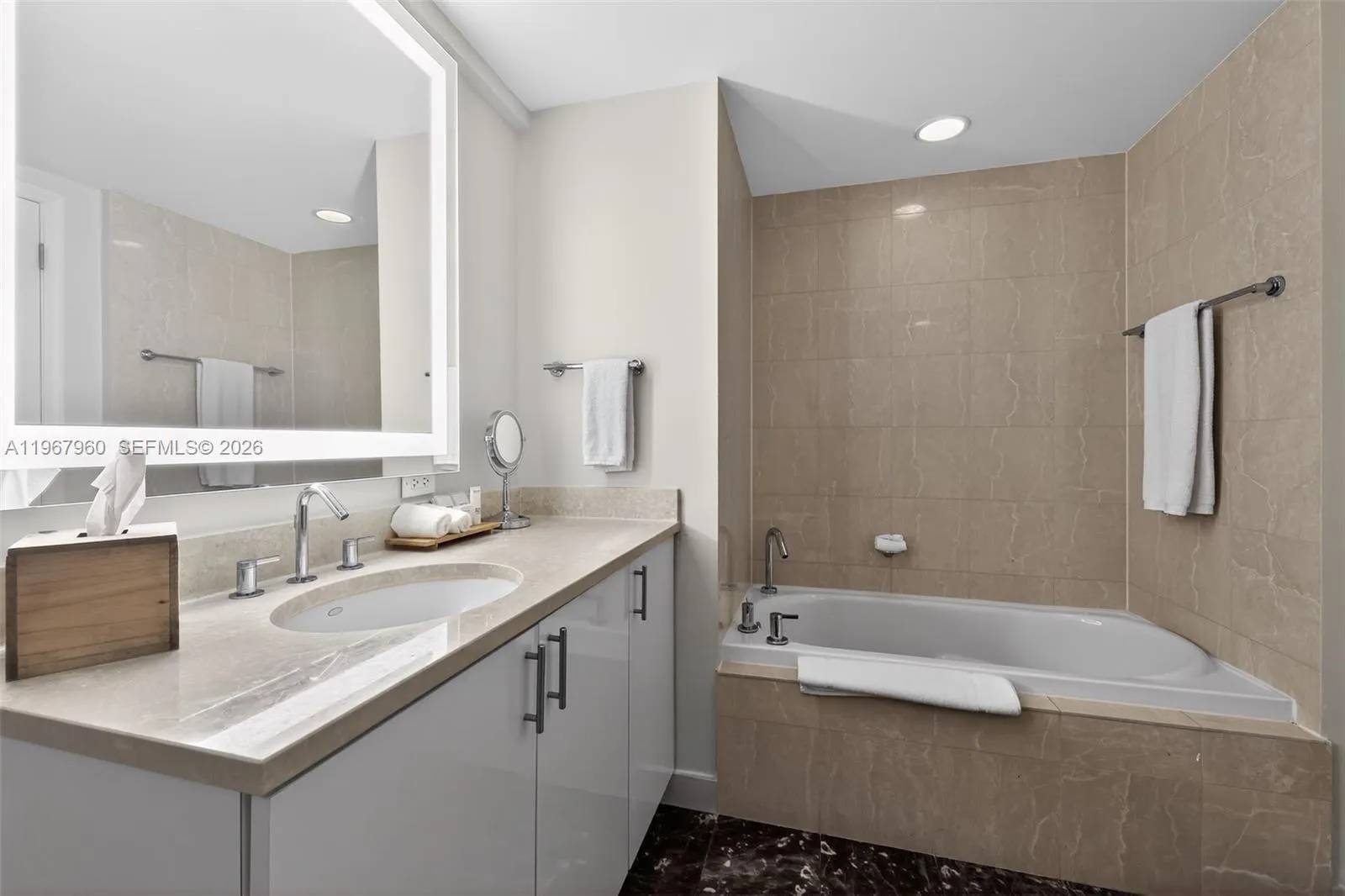 505 N Fort Lauderdale Beach Blvd 1512, Fort Lauder, Fort Lauderdale, Florida 33304, 1 Bedroom Bedrooms, ,1 BathroomBathrooms,Residential,For Sale,505 N Fort Lauderdale Beach Blvd 1512, Fort Lauder,A11967960