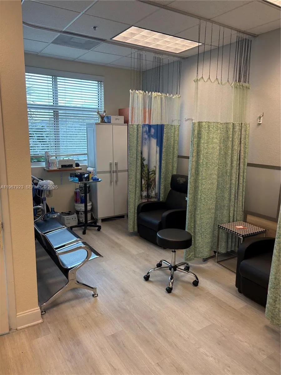 18300 Nw 62nd Ave 210, Hialeah, Florida 33015, Hialeah, Florida 33015, ,Commercial Lease,For Rent,18300 Nw 62nd Ave 210, Hialeah, Florida 33015,A11967923