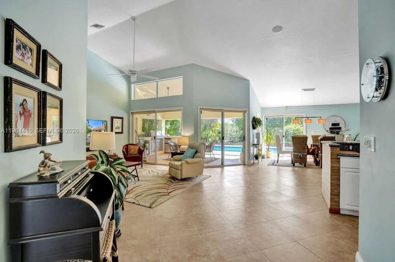 1614 Eastlake Way, Weston, Florida 33326, Weston, Florida 33326, 4 Bedrooms Bedrooms, ,2 BathroomsBathrooms,Residential,For Sale,1614 Eastlake Way, Weston, Florida 33326,A11964415