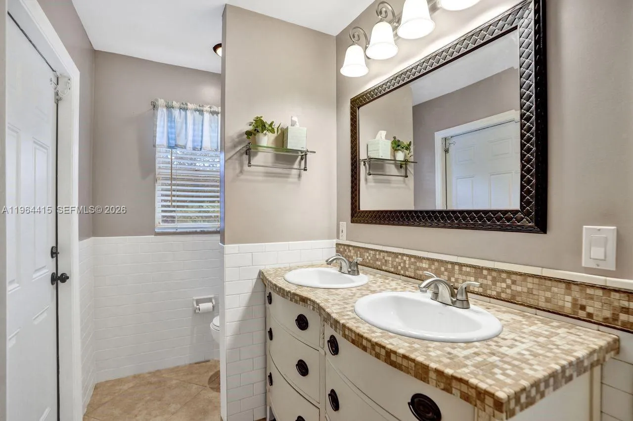 1614 Eastlake Way, Weston, Florida 33326, Weston, Florida 33326, 4 Bedrooms Bedrooms, ,2 BathroomsBathrooms,Residential,For Sale,1614 Eastlake Way, Weston, Florida 33326,A11964415