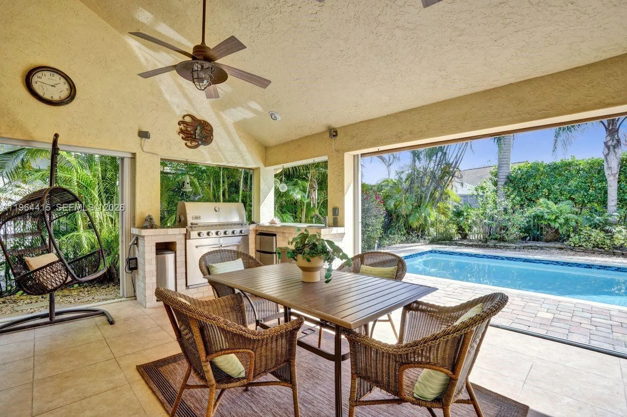1614 Eastlake Way, Weston, Florida 33326, Weston, Florida 33326, 4 Bedrooms Bedrooms, ,2 BathroomsBathrooms,Residential,For Sale,1614 Eastlake Way, Weston, Florida 33326,A11964415