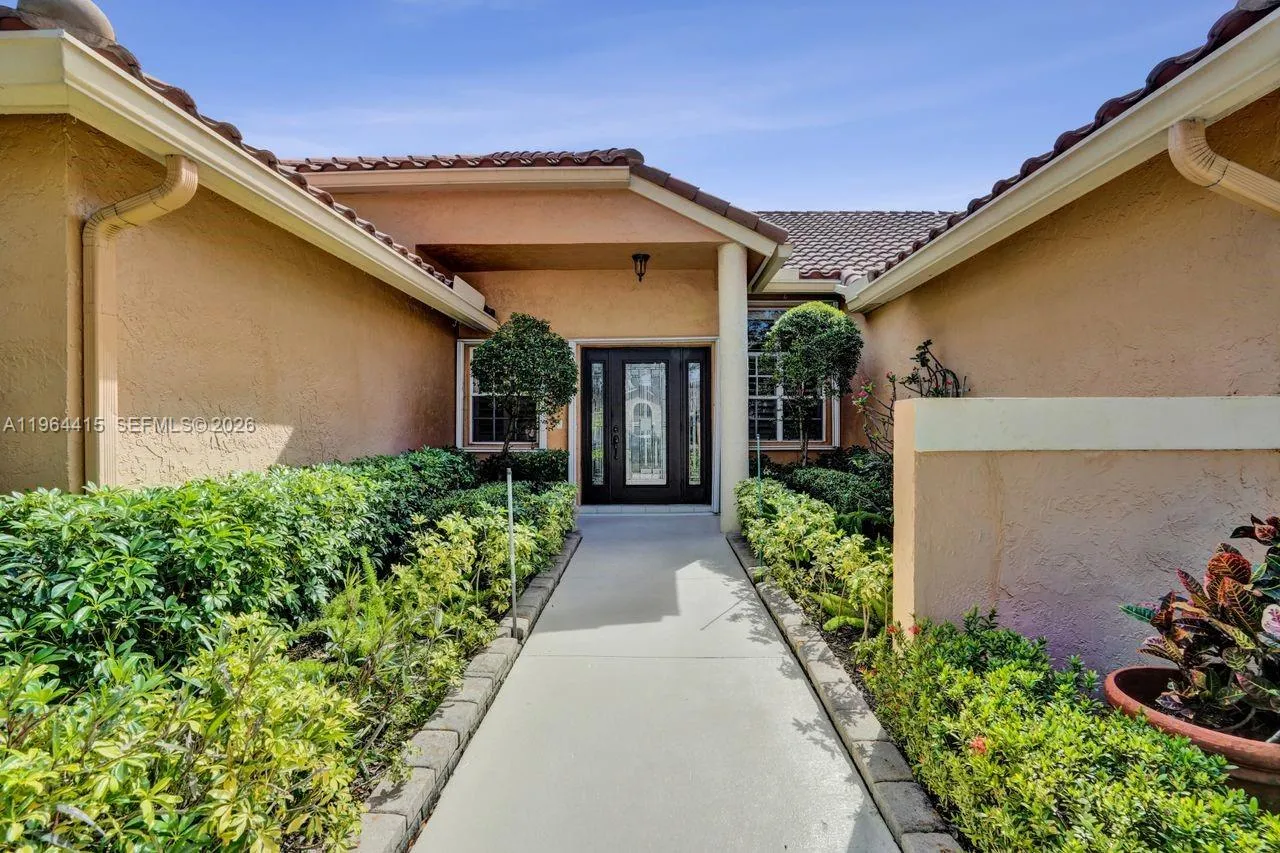1614 Eastlake Way, Weston, Florida 33326, Weston, Florida 33326, 4 Bedrooms Bedrooms, ,2 BathroomsBathrooms,Residential,For Sale,1614 Eastlake Way, Weston, Florida 33326,A11964415