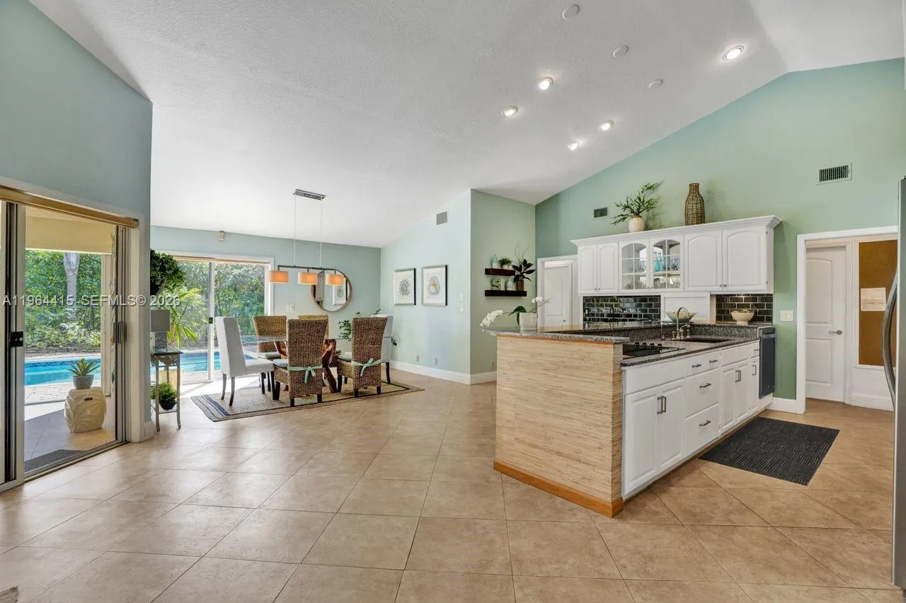 1614 Eastlake Way, Weston, Florida 33326, Weston, Florida 33326, 4 Bedrooms Bedrooms, ,2 BathroomsBathrooms,Residential,For Sale,1614 Eastlake Way, Weston, Florida 33326,A11964415