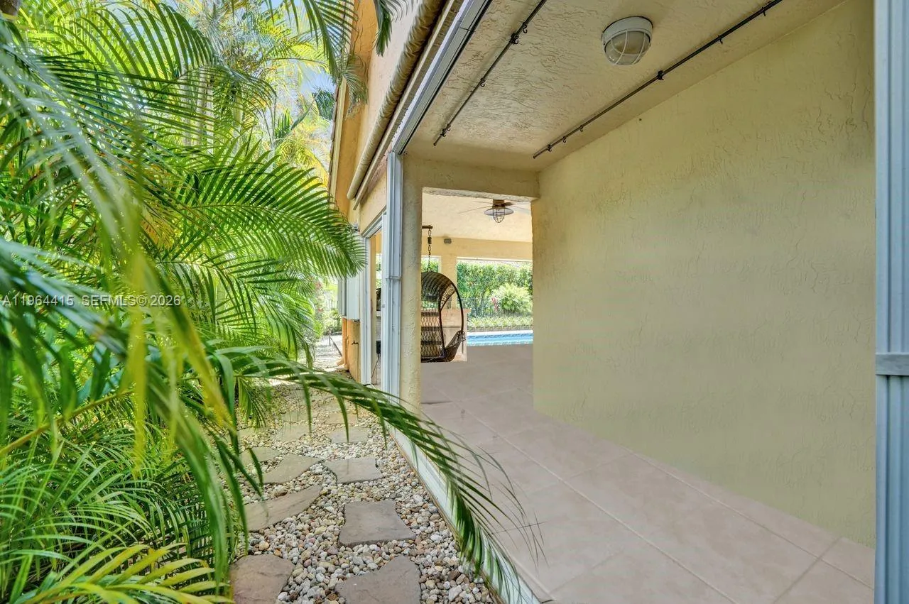 1614 Eastlake Way, Weston, Florida 33326, Weston, Florida 33326, 4 Bedrooms Bedrooms, ,2 BathroomsBathrooms,Residential,For Sale,1614 Eastlake Way, Weston, Florida 33326,A11964415