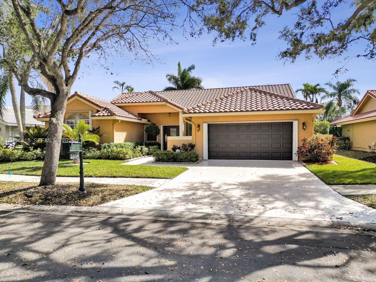 1614 Eastlake Way, Weston, Florida 33326, Weston, Florida 33326, 4 Bedrooms Bedrooms, ,2 BathroomsBathrooms,Residential,For Sale,1614 Eastlake Way, Weston, Florida 33326,A11964415