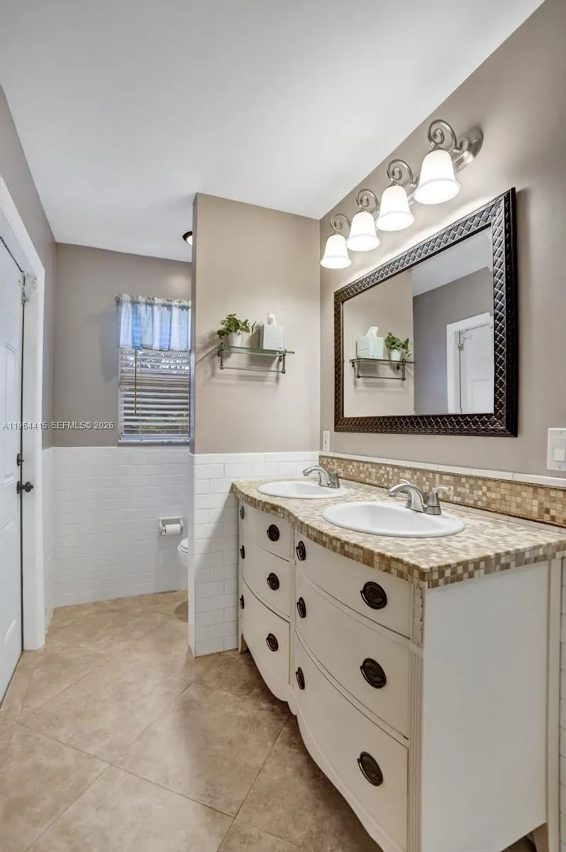 1614 Eastlake Way, Weston, Florida 33326, Weston, Florida 33326, 4 Bedrooms Bedrooms, ,2 BathroomsBathrooms,Residential,For Sale,1614 Eastlake Way, Weston, Florida 33326,A11964415