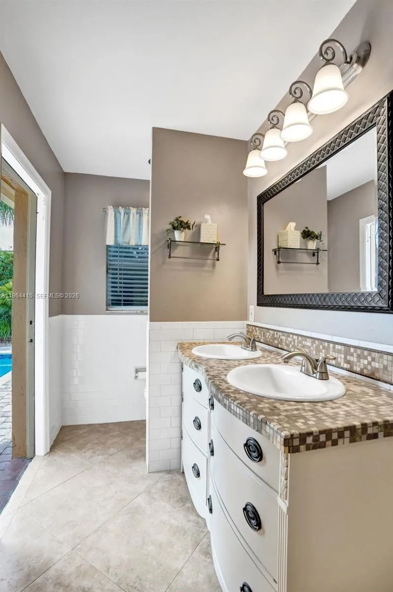 1614 Eastlake Way, Weston, Florida 33326, Weston, Florida 33326, 4 Bedrooms Bedrooms, ,2 BathroomsBathrooms,Residential,For Sale,1614 Eastlake Way, Weston, Florida 33326,A11964415