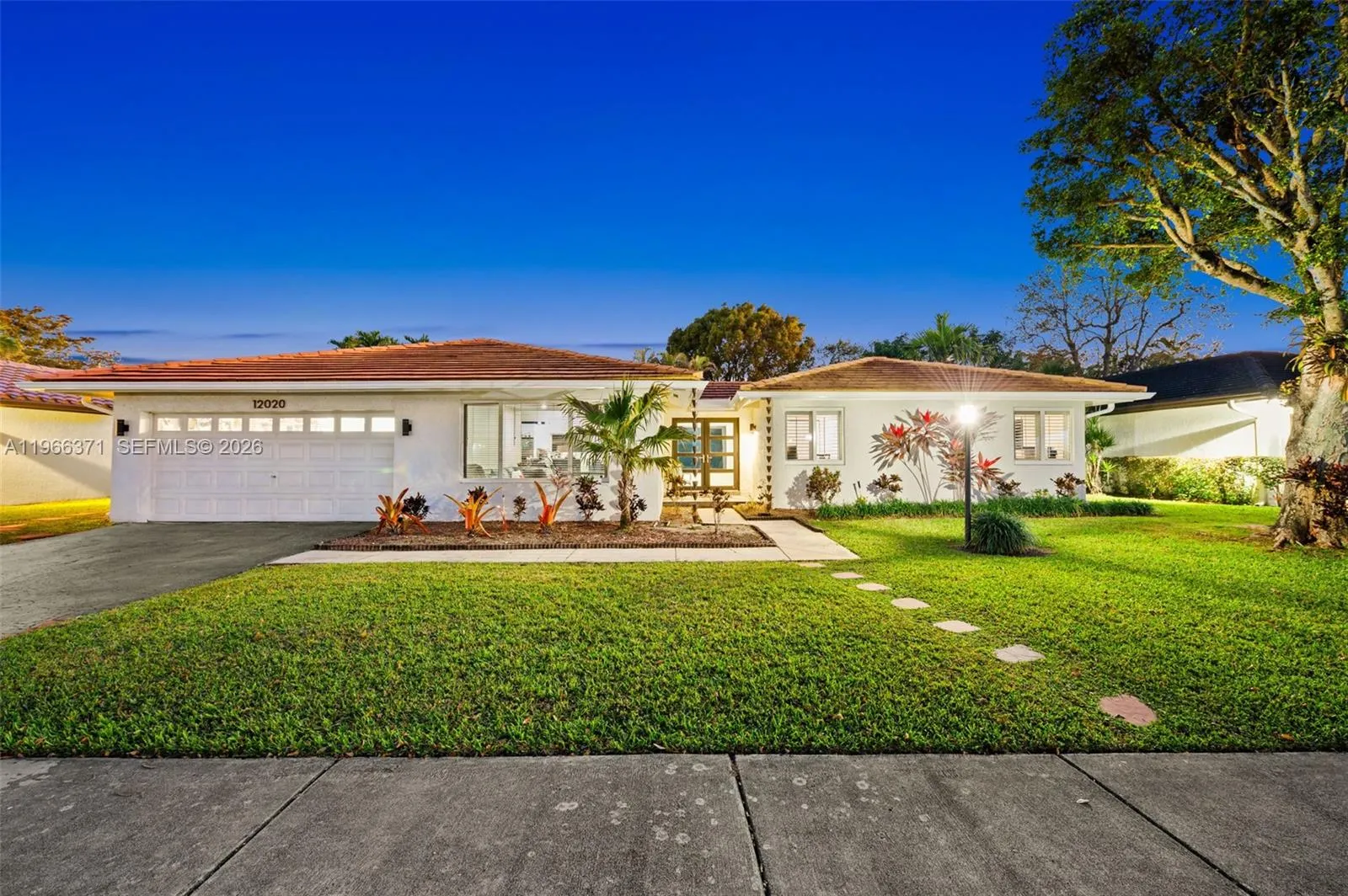 12020 Sw 93rd St, Miami, Florida 33186, Miami, Florida 33186, 3 Bedrooms Bedrooms, ,2 BathroomsBathrooms,Residential,For Sale,12020 Sw 93rd St, Miami, Florida 33186,A11966371
