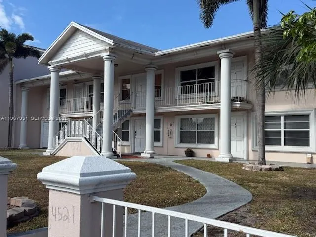 4521 Ne 21st Ave 3, Fort Lauderdale, Florida 33308, Fort Lauderdale, Florida 33308, 1 Bedroom Bedrooms, ,1 BathroomBathrooms,Residential Lease,For Rent,4521 Ne 21st Ave 3, Fort Lauderdale, Florida 33308,A11967951
