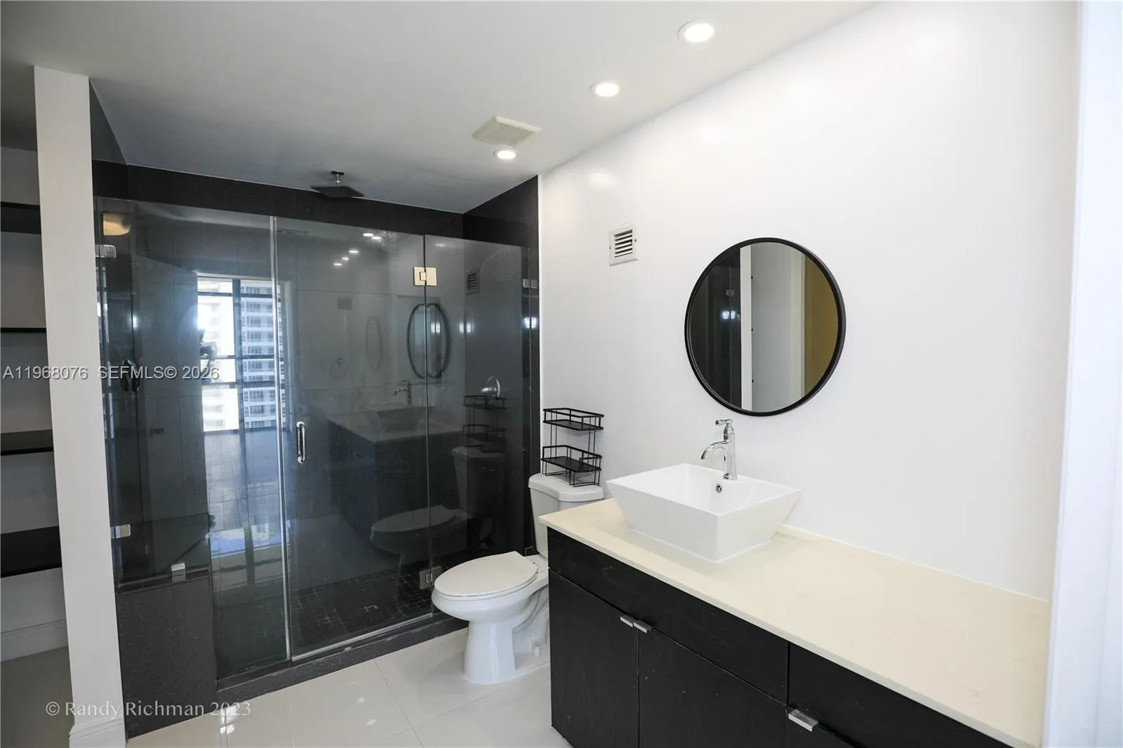 600 Ne 36th St T17, Miami, Florida 33137, Miami, Florida 33137, 2 Bedrooms Bedrooms, ,2 BathroomsBathrooms,Residential Lease,For Rent,600 Ne 36th St T17, Miami, Florida 33137,A11968076