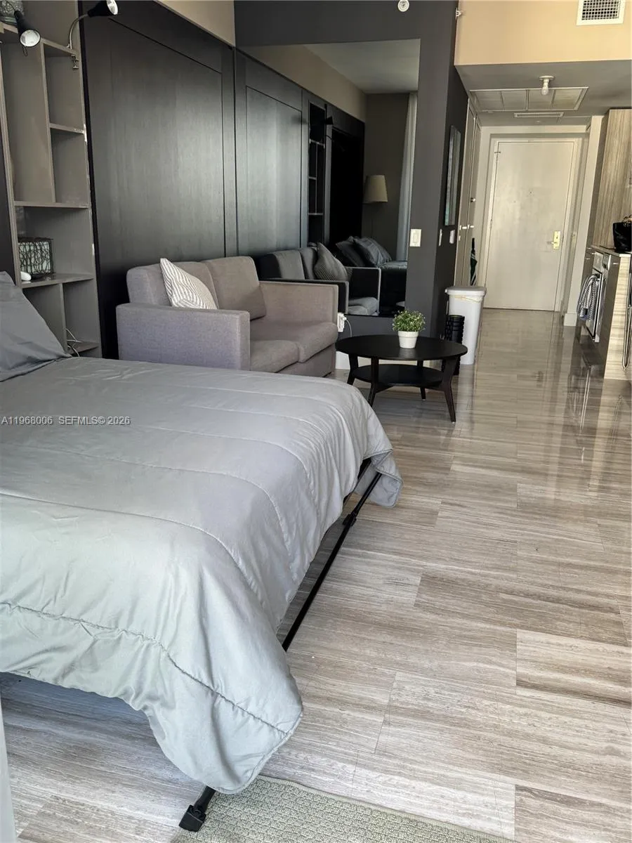 1300 Brickell Bay Dr 2412, Miami, Florida 33131, Miami, Florida 33131, ,1 BathroomBathrooms,Residential,For Sale,1300 Brickell Bay Dr 2412, Miami, Florida 33131,A11968006