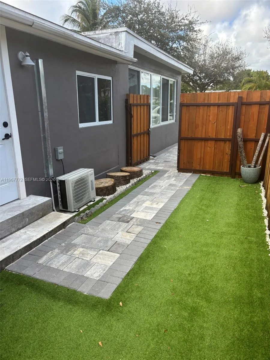 80 Ne 133rd St B, North Miami, Florida 33161, North Miami, Florida 33161, 1 Bedroom Bedrooms, ,1 BathroomBathrooms,Residential Lease,For Rent,80 Ne 133rd St B, North Miami, Florida 33161,A11967772