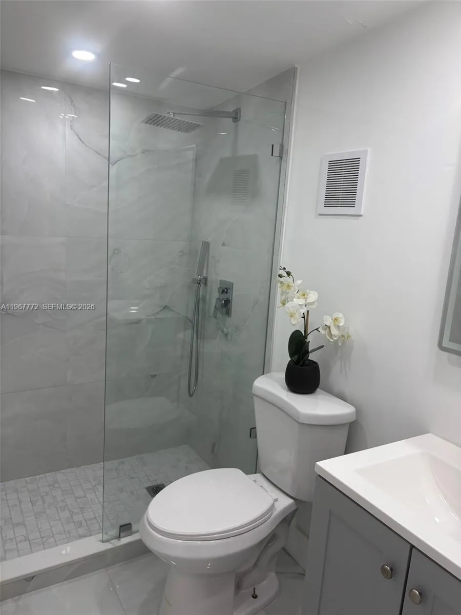 80 Ne 133rd St B, North Miami, Florida 33161, North Miami, Florida 33161, 1 Bedroom Bedrooms, ,1 BathroomBathrooms,Residential Lease,For Rent,80 Ne 133rd St B, North Miami, Florida 33161,A11967772