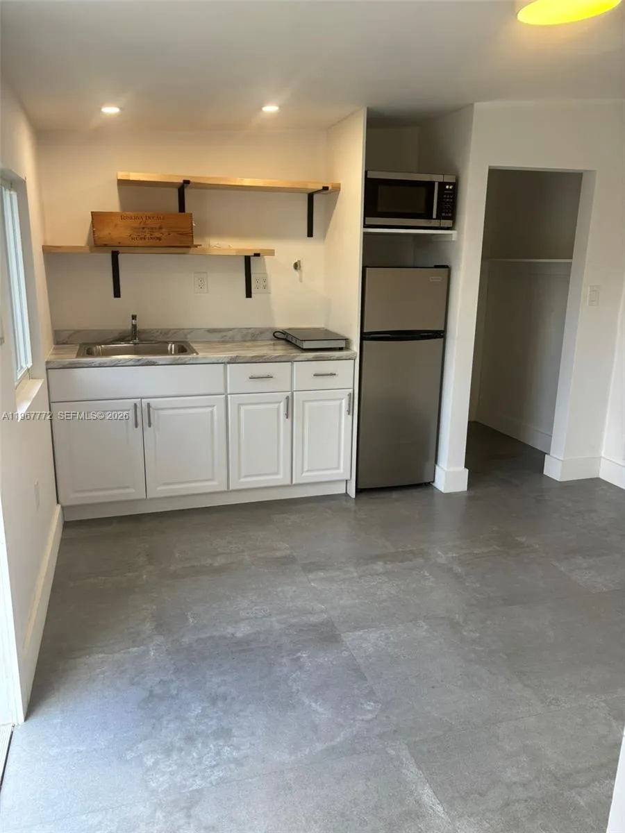 80 Ne 133rd St B, North Miami, Florida 33161, North Miami, Florida 33161, 1 Bedroom Bedrooms, ,1 BathroomBathrooms,Residential Lease,For Rent,80 Ne 133rd St B, North Miami, Florida 33161,A11967772