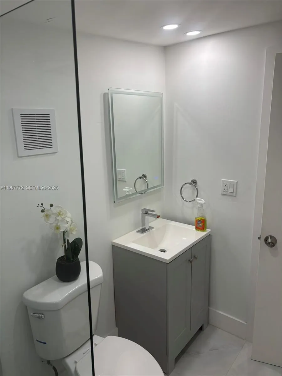 80 Ne 133rd St B, North Miami, Florida 33161, North Miami, Florida 33161, 1 Bedroom Bedrooms, ,1 BathroomBathrooms,Residential Lease,For Rent,80 Ne 133rd St B, North Miami, Florida 33161,A11967772