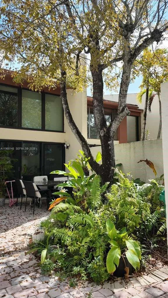 7825 Sw 103rd Pl, Miami, Florida 33173, Miami, Florida 33173, 3 Bedrooms Bedrooms, ,2 BathroomsBathrooms,Residential,For Sale,7825 Sw 103rd Pl, Miami, Florida 33173,A11968148