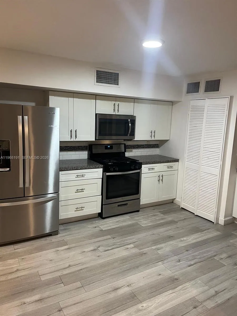 7133 Sw 109th Ct, Miami, Florida 33173, Miami, Florida 33173, 3 Bedrooms Bedrooms, ,3 BathroomsBathrooms,Residential,For Sale,7133 Sw 109th Ct, Miami, Florida 33173,A11968191