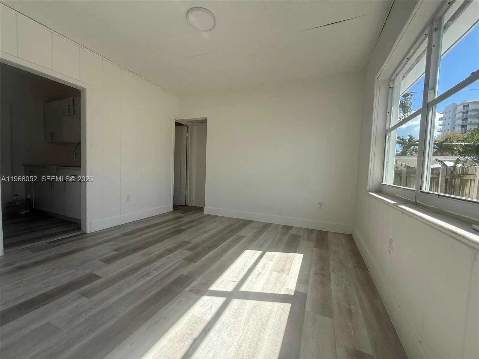 2801 Sw 26th St R-right, Miami, Florida 33133, Miami, Florida 33133, ,1 BathroomBathrooms,Residential Lease,For Rent,2801 Sw 26th St R-right, Miami, Florida 33133,A11968052