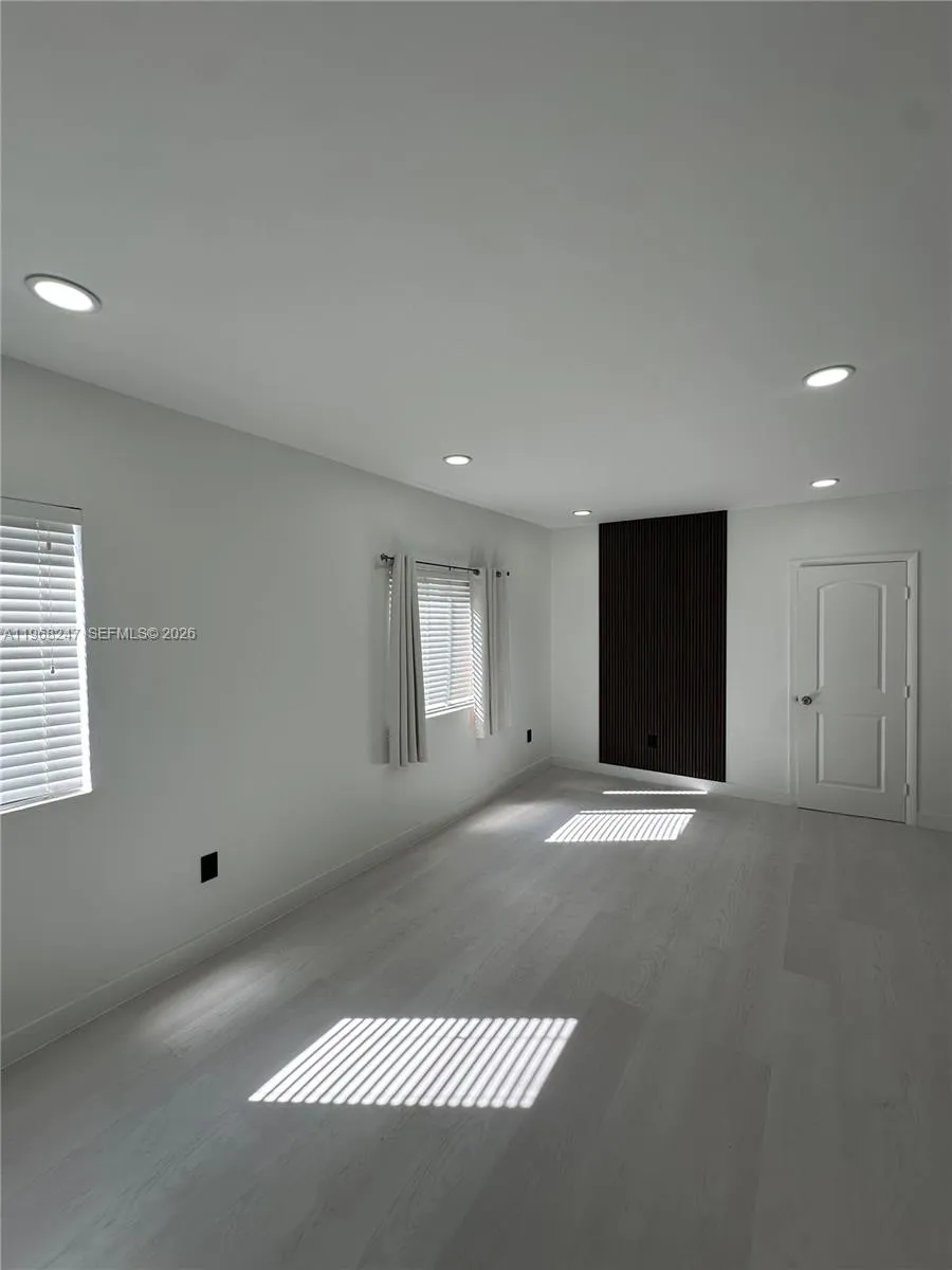109 Nw 6th Ave 5, Miami, Florida 33128, Miami, Florida 33128, 2 Bedrooms Bedrooms, ,1 BathroomBathrooms,Residential Lease,For Rent,109 Nw 6th Ave 5, Miami, Florida 33128,A11968247