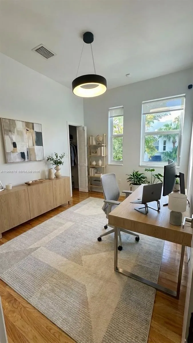 3063 Center St 15, Miami, Florida 33133, Miami, Florida 33133, 2 Bedrooms Bedrooms, ,2 BathroomsBathrooms,Residential Lease,For Rent,3063 Center St 15, Miami, Florida 33133,A11966576