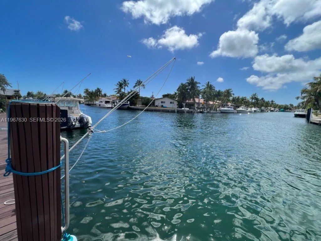 2430 Ne 135th St 105, North Miami, Florida 33181, North Miami, Florida 33181, 1 Bedroom Bedrooms, ,1 BathroomBathrooms,Residential Lease,For Rent,2430 Ne 135th St 105, North Miami, Florida 33181,A11967630