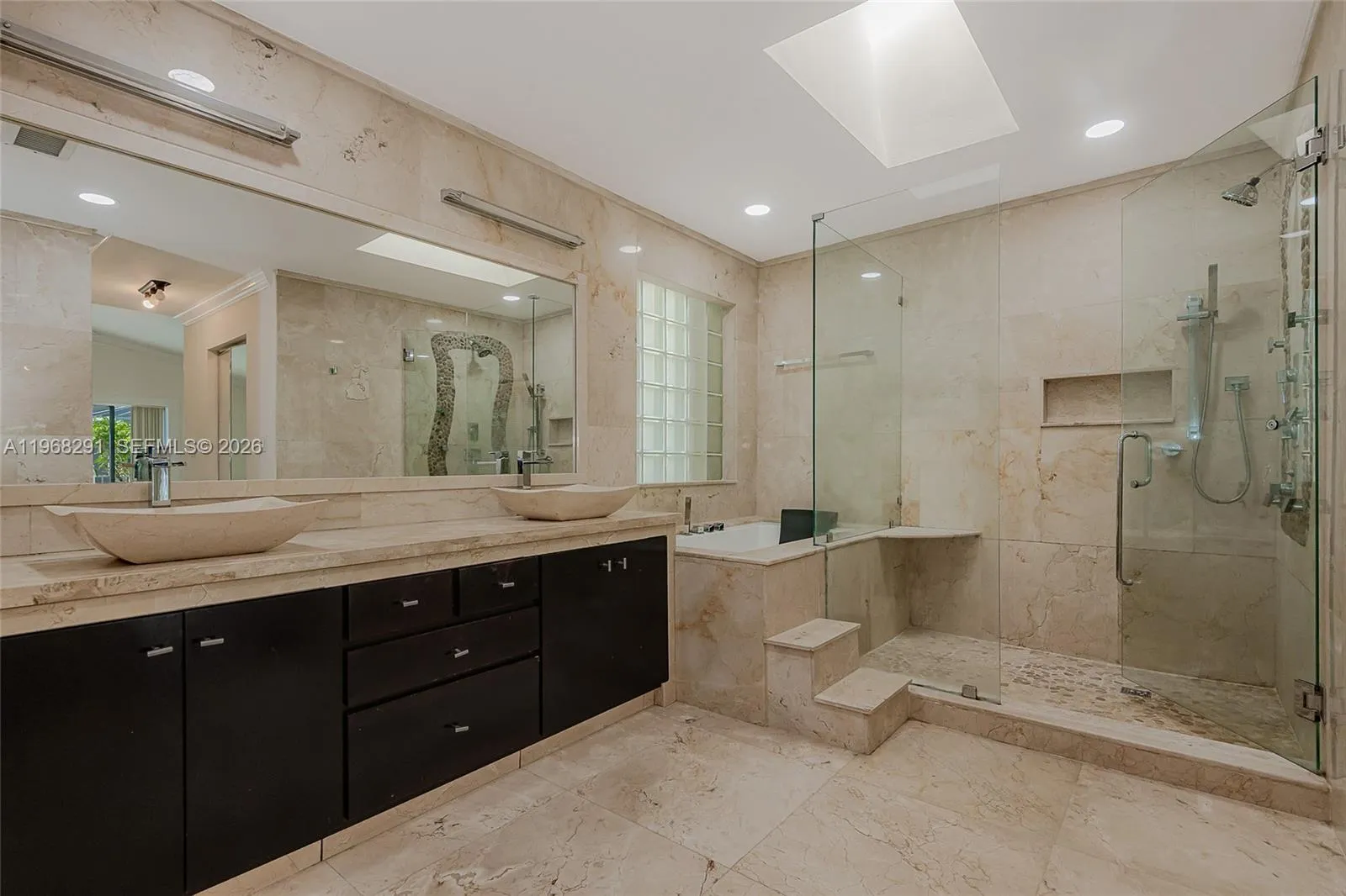 15251 Wilshire Way, Pembroke Pines, Florida 33027, Pembroke Pines, Florida 33027, 3 Bedrooms Bedrooms, ,2 BathroomsBathrooms,Residential,For Sale,15251 Wilshire Way, Pembroke Pines, Florida 33027,A11968291