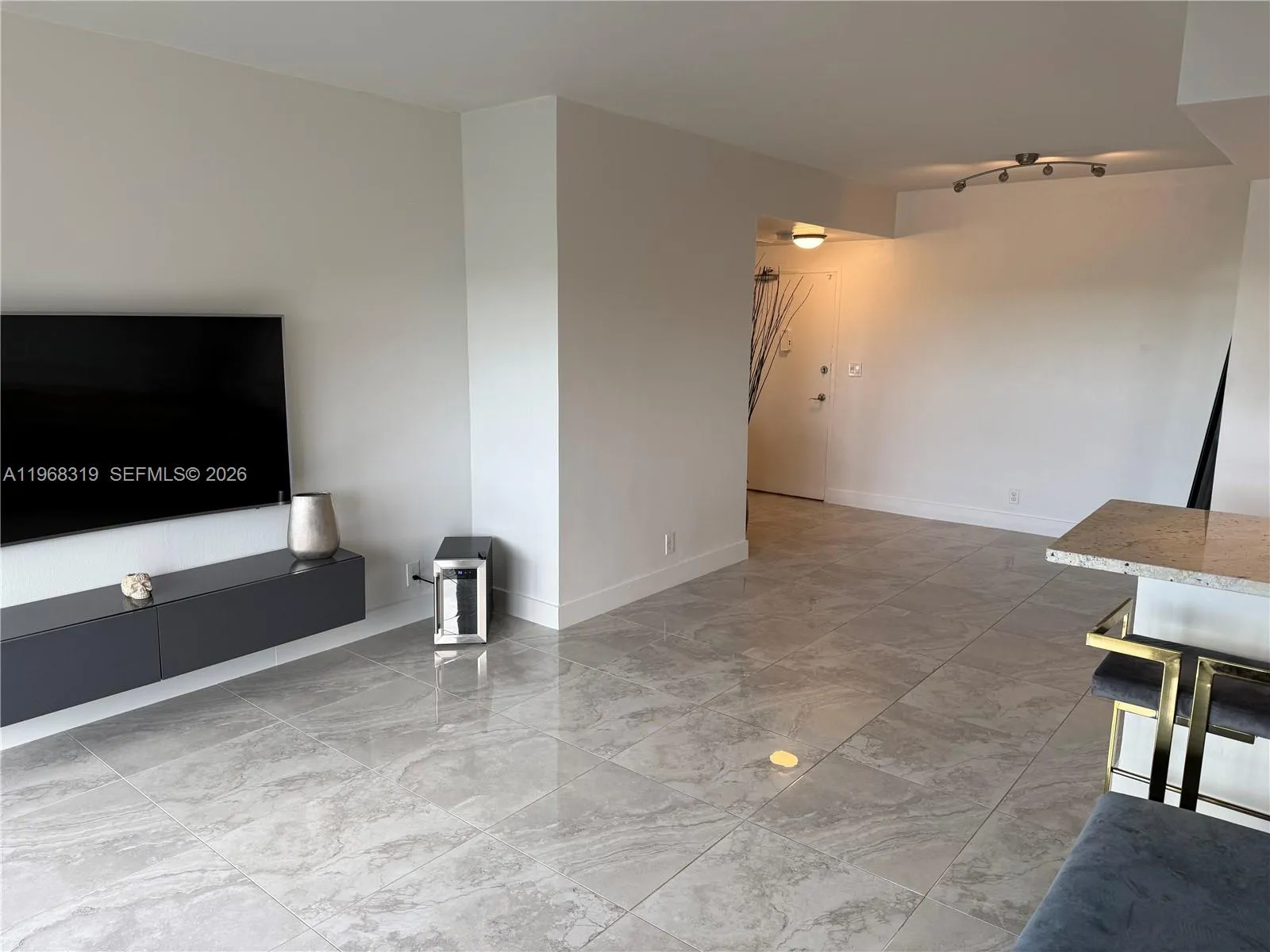 Miami, Florida 33138, 1 Bedroom Bedrooms, ,1 BathroomBathrooms,Residential Lease,For Rent,A11968319