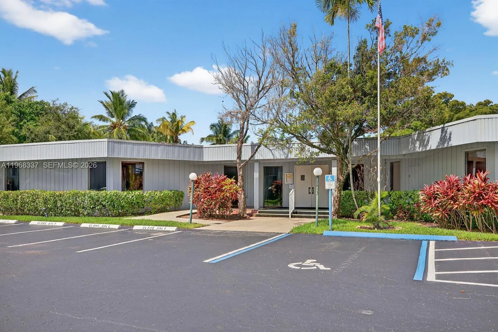 112 Royal Park Dr 3h, Oakland Park, Florida 33309, Oakland Park, Florida 33309, 2 Bedrooms Bedrooms, ,2 BathroomsBathrooms,Residential,For Sale,112 Royal Park Dr 3h, Oakland Park, Florida 33309,A11968337