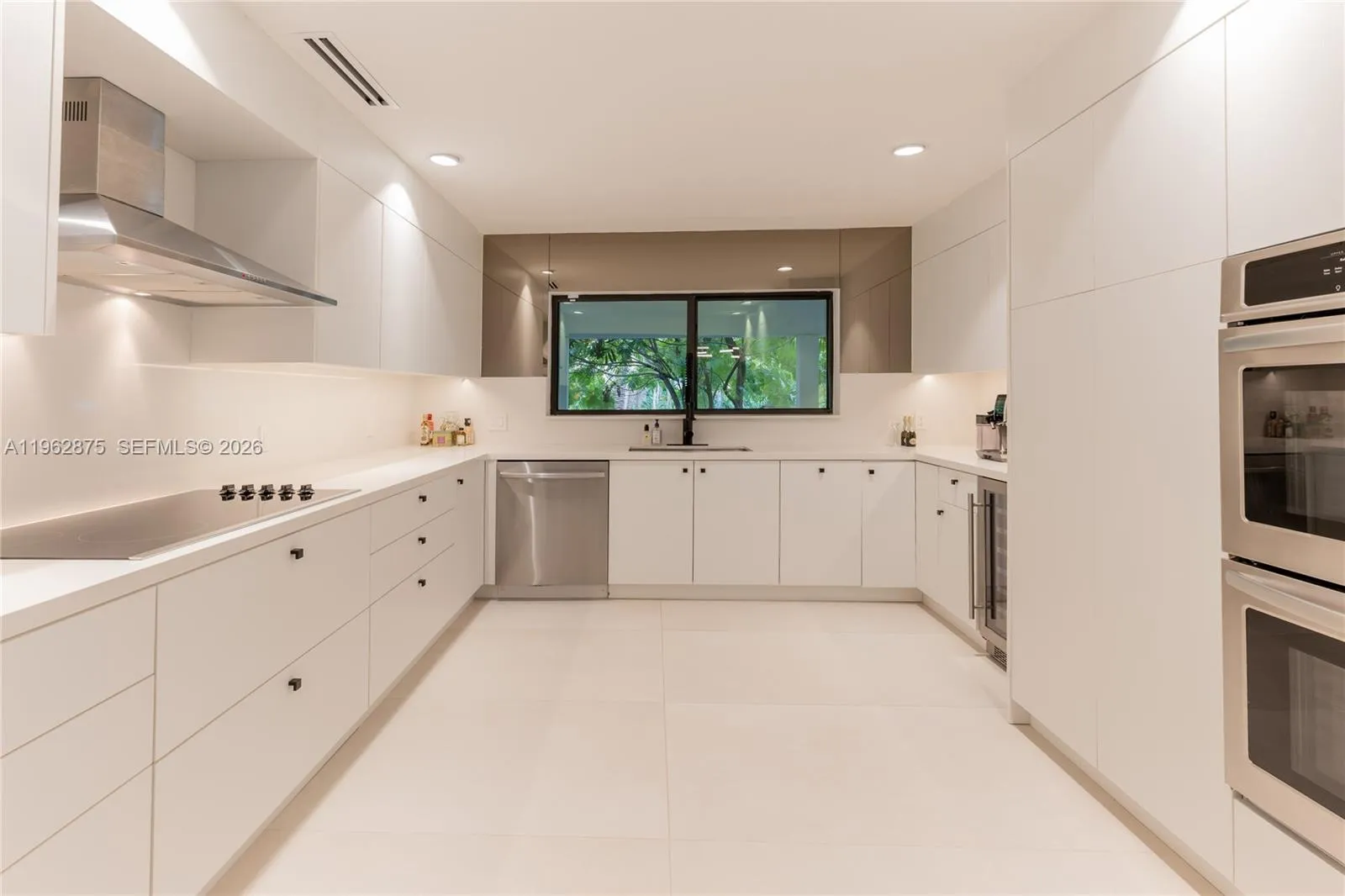 7300 Sw 77th Ave, Miami, Florida 33143, Miami, Florida 33143, 5 Bedrooms Bedrooms, ,4 BathroomsBathrooms,Residential Lease,For Rent,7300 Sw 77th Ave, Miami, Florida 33143,A11962875