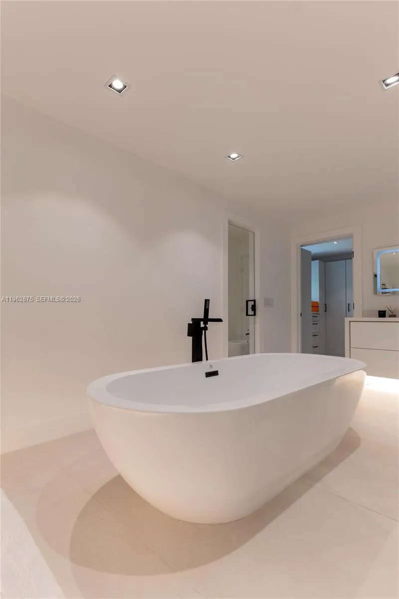 7300 Sw 77th Ave, Miami, Florida 33143, Miami, Florida 33143, 5 Bedrooms Bedrooms, ,4 BathroomsBathrooms,Residential Lease,For Rent,7300 Sw 77th Ave, Miami, Florida 33143,A11962875
