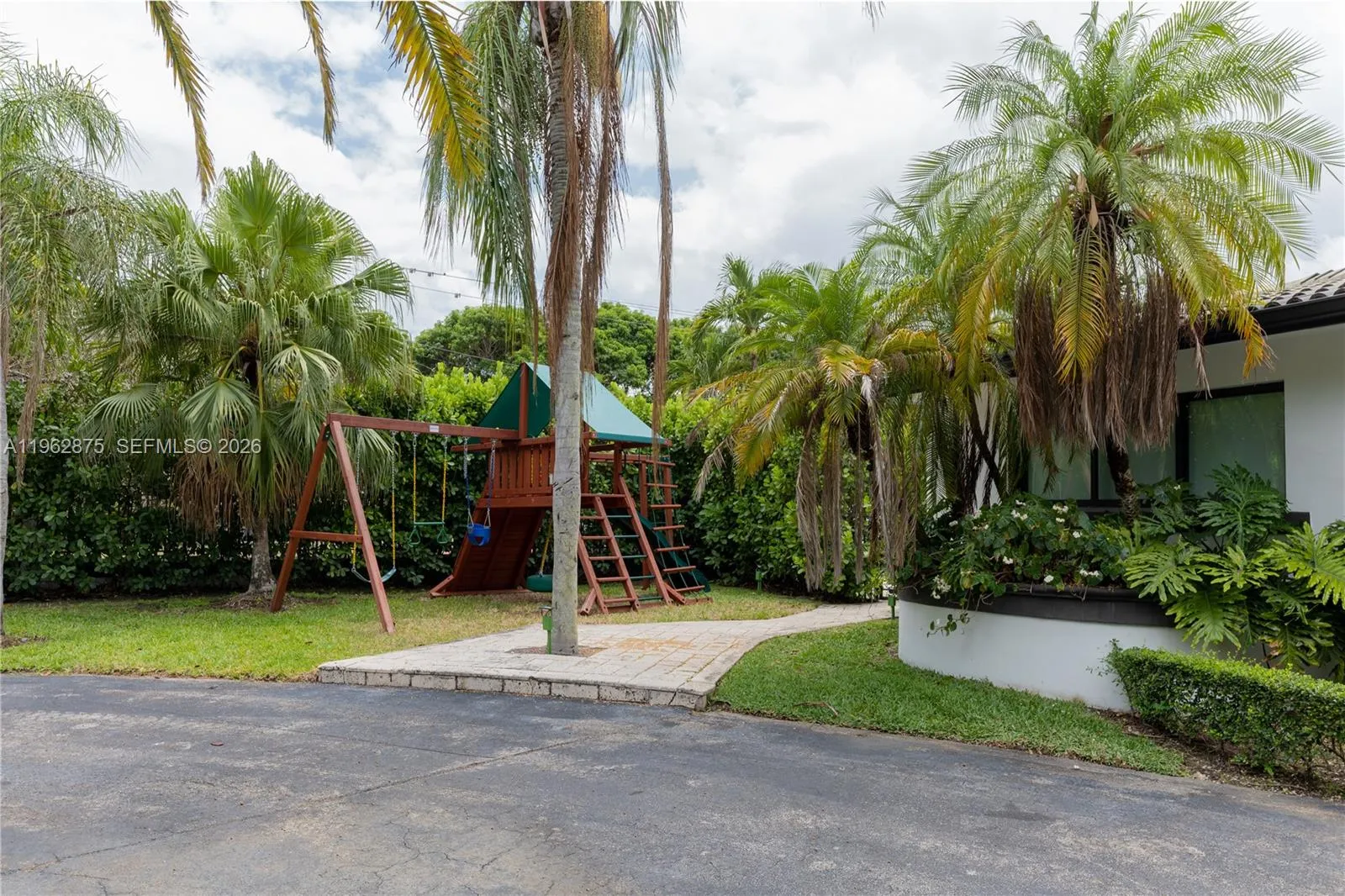 7300 Sw 77th Ave, Miami, Florida 33143, Miami, Florida 33143, 5 Bedrooms Bedrooms, ,4 BathroomsBathrooms,Residential Lease,For Rent,7300 Sw 77th Ave, Miami, Florida 33143,A11962875
