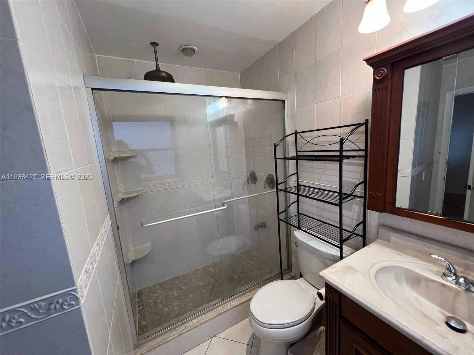 344 Sw 1st St 6, Pompano Beach, Florida 33060, Pompano Beach, Florida 33060, 2 Bedrooms Bedrooms, ,2 BathroomsBathrooms,Residential Lease,For Rent,344 Sw 1st St 6, Pompano Beach, Florida 33060,A11968427