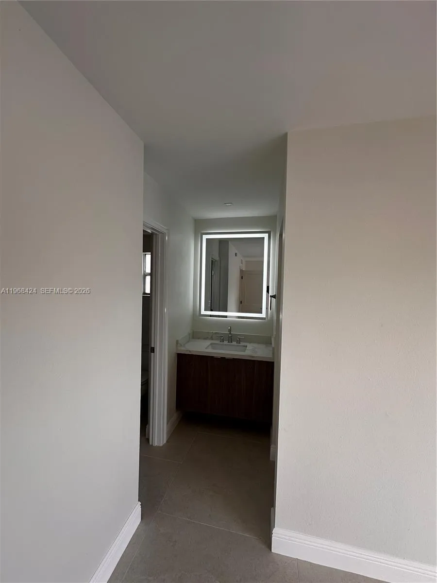 1900 W 54th St 219, Hialeah, Florida 33012, Hialeah, Florida 33012, 2 Bedrooms Bedrooms, ,2 BathroomsBathrooms,Residential Lease,For Rent,1900 W 54th St 219, Hialeah, Florida 33012,A11968424