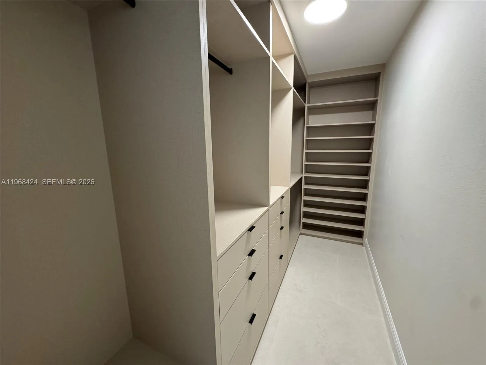 1900 W 54th St 219, Hialeah, Florida 33012, Hialeah, Florida 33012, 2 Bedrooms Bedrooms, ,2 BathroomsBathrooms,Residential Lease,For Rent,1900 W 54th St 219, Hialeah, Florida 33012,A11968424