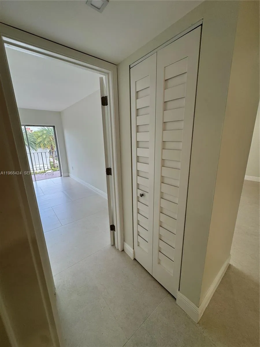 1900 W 54th St 219, Hialeah, Florida 33012, Hialeah, Florida 33012, 2 Bedrooms Bedrooms, ,2 BathroomsBathrooms,Residential Lease,For Rent,1900 W 54th St 219, Hialeah, Florida 33012,A11968424