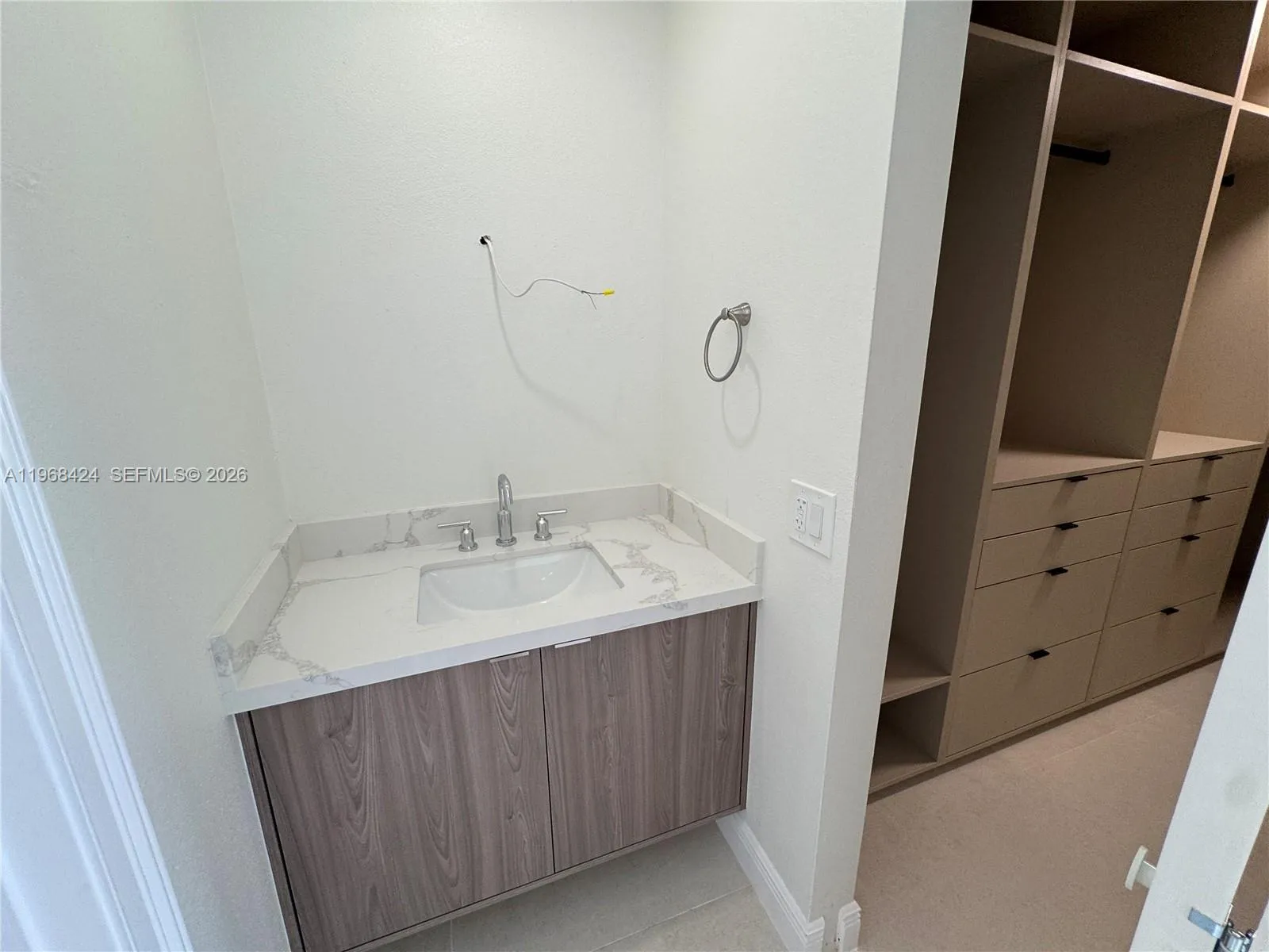 1900 W 54th St 219, Hialeah, Florida 33012, Hialeah, Florida 33012, 2 Bedrooms Bedrooms, ,2 BathroomsBathrooms,Residential Lease,For Rent,1900 W 54th St 219, Hialeah, Florida 33012,A11968424