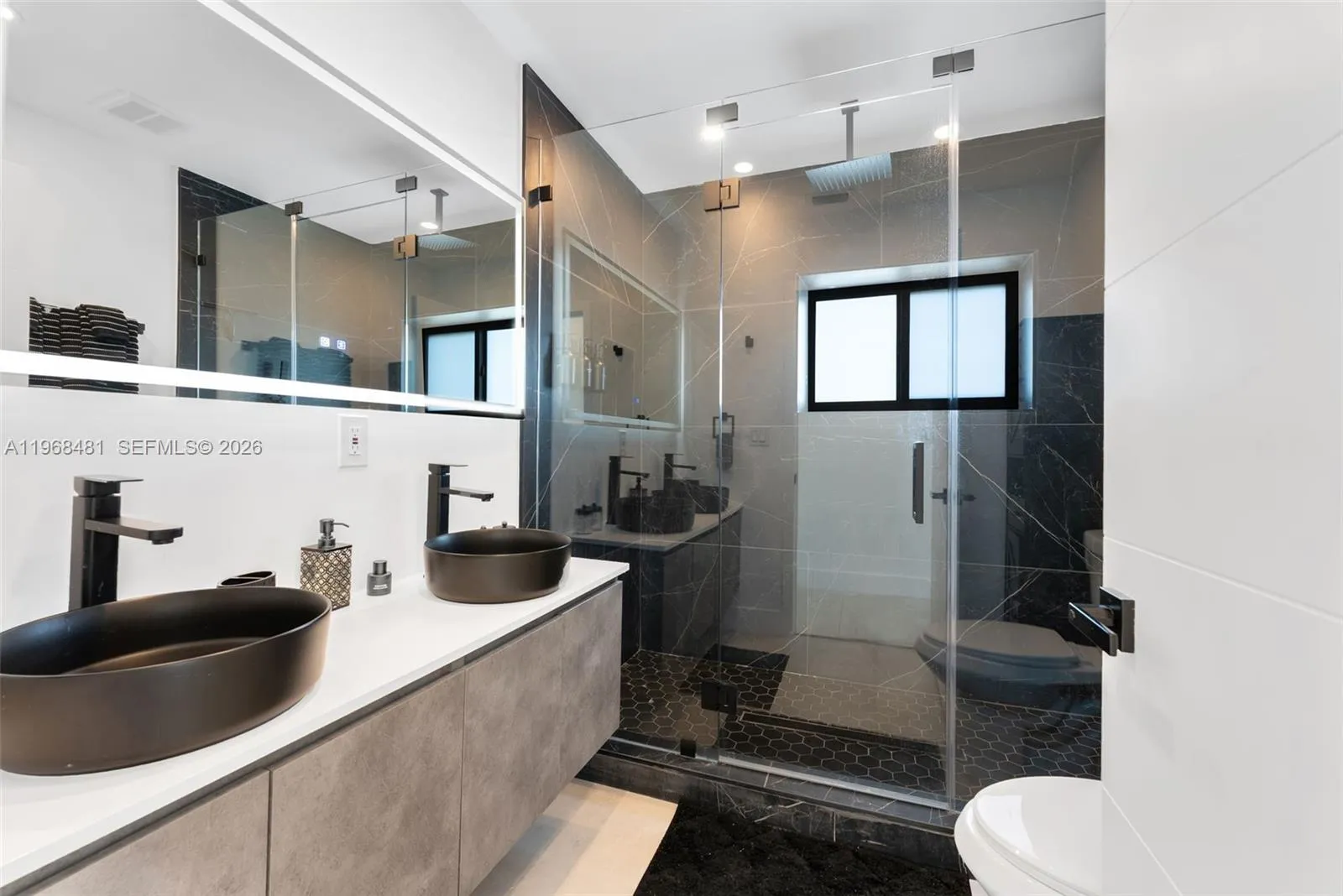 231 Ne 45th St 231, Miami, Florida 33137, Miami, Florida 33137, 3 Bedrooms Bedrooms, ,2 BathroomsBathrooms,Residential Lease,For Rent,231 Ne 45th St 231, Miami, Florida 33137,A11968481