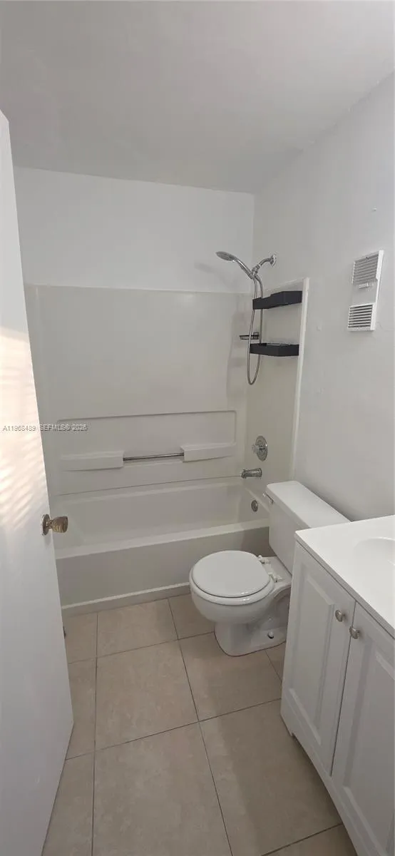 15201 Sw 80th St 309, Miami, Florida 33193, Miami, Florida 33193, 4 Bedrooms Bedrooms, ,2 BathroomsBathrooms,Residential Lease,For Rent,15201 Sw 80th St 309, Miami, Florida 33193,A11968489