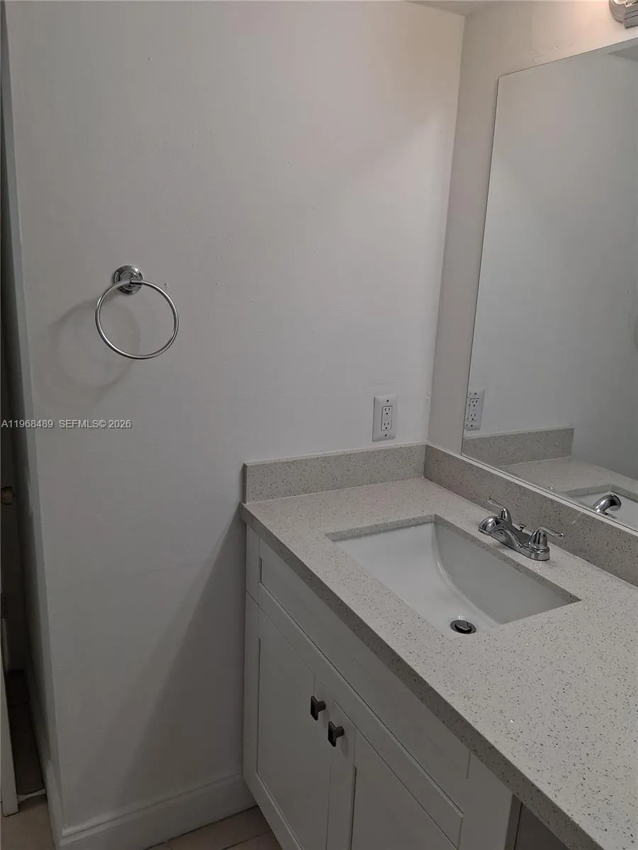 15201 Sw 80th St 309, Miami, Florida 33193, Miami, Florida 33193, 4 Bedrooms Bedrooms, ,2 BathroomsBathrooms,Residential Lease,For Rent,15201 Sw 80th St 309, Miami, Florida 33193,A11968489