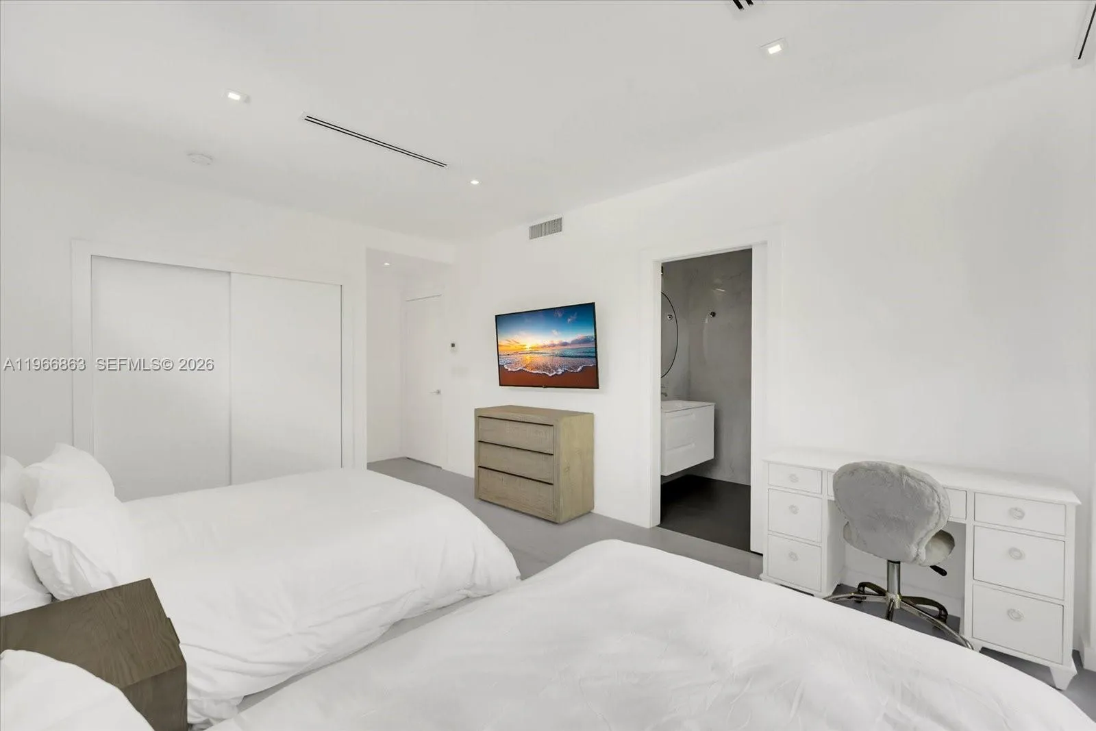 7830 Atlantic Way, Miami Beach, Florida 33141, Miami Beach, Florida 33141, 3 Bedrooms Bedrooms, ,3 BathroomsBathrooms,Residential Lease,For Rent,7830 Atlantic Way, Miami Beach, Florida 33141,A11966863