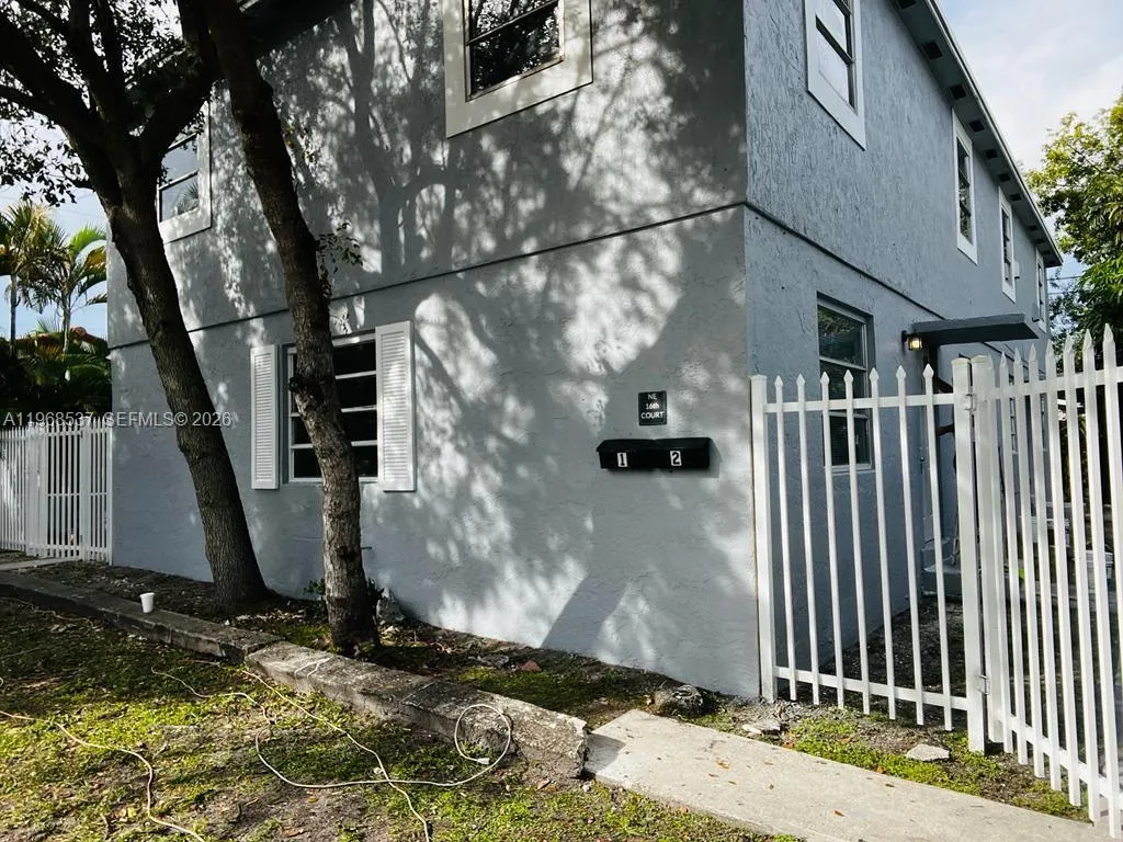 5 Ne 16th Ct, Fort Lauderdale, Florida 33305, Fort Lauderdale, Florida 33305, ,Residential Income,For Sale,5 Ne 16th Ct, Fort Lauderdale, Florida 33305,A11968537