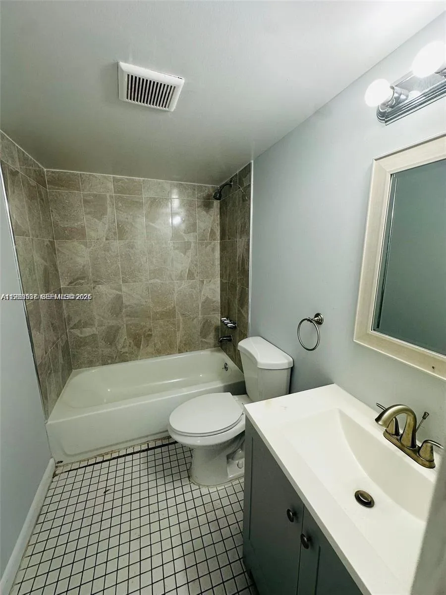 5 Ne 16th Ct, Fort Lauderdale, Florida 33305, Fort Lauderdale, Florida 33305, ,Residential Income,For Sale,5 Ne 16th Ct, Fort Lauderdale, Florida 33305,A11968537