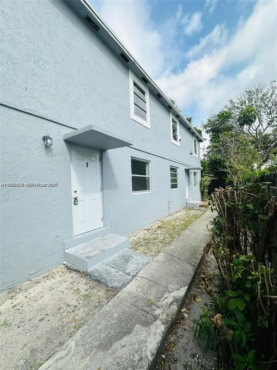 5 Ne 16th Ct, Fort Lauderdale, Florida 33305, Fort Lauderdale, Florida 33305, ,Residential Income,For Sale,5 Ne 16th Ct, Fort Lauderdale, Florida 33305,A11968537