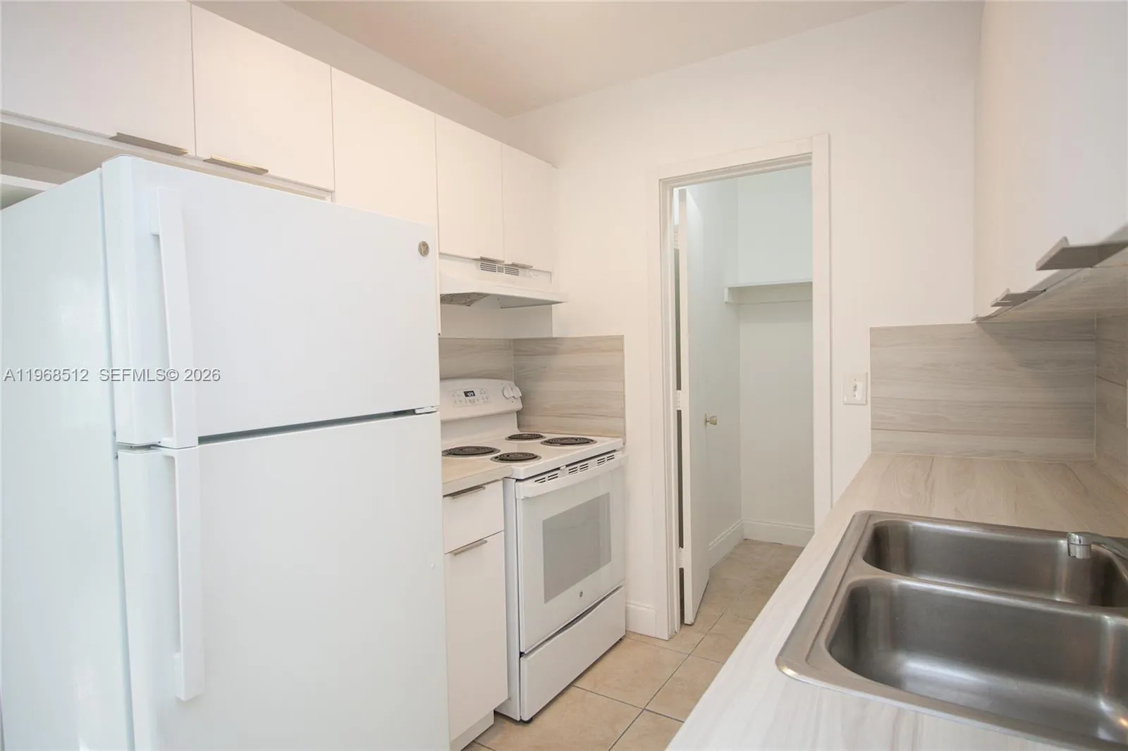 831 Nw 1st Ave 4, Fort Lauderdale, Florida 33311, Fort Lauderdale, Florida 33311, 1 Bedroom Bedrooms, ,1 BathroomBathrooms,Residential Lease,For Rent,831 Nw 1st Ave 4, Fort Lauderdale, Florida 33311,A11968512