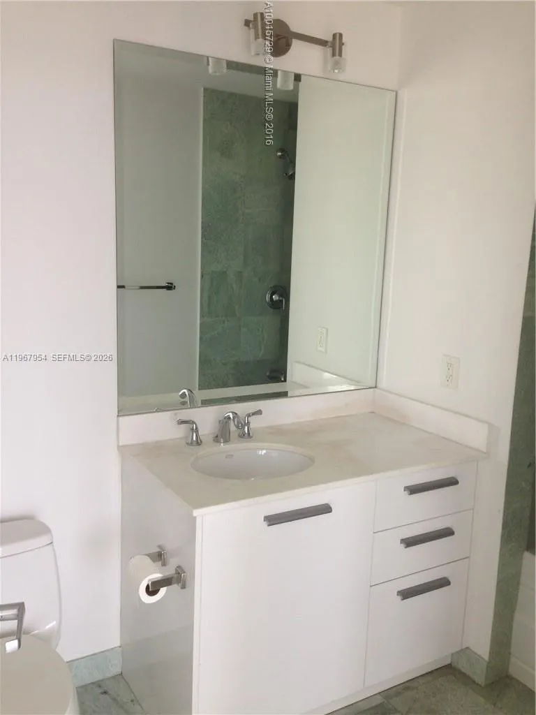 1060 Brickell Ave 3807, Miami, Florida 33131, Miami, Florida 33131, 2 Bedrooms Bedrooms, ,2 BathroomsBathrooms,Residential Lease,For Rent,1060 Brickell Ave 3807, Miami, Florida 33131,A11967954