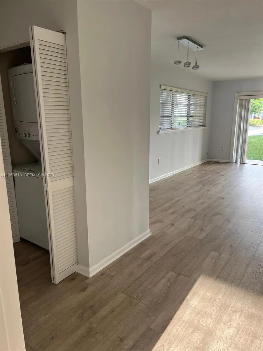 7304 Sw 82nd St A105, Miami, Florida 33143, Miami, Florida 33143, 1 Bedroom Bedrooms, ,1 BathroomBathrooms,Residential Lease,For Rent,7304 Sw 82nd St A105, Miami, Florida 33143,A11968613