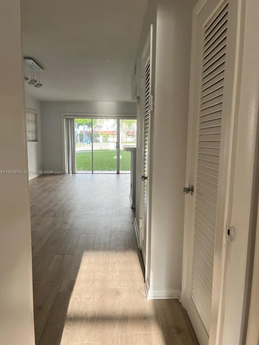 7304 Sw 82nd St A105, Miami, Florida 33143, Miami, Florida 33143, 1 Bedroom Bedrooms, ,1 BathroomBathrooms,Residential Lease,For Rent,7304 Sw 82nd St A105, Miami, Florida 33143,A11968613